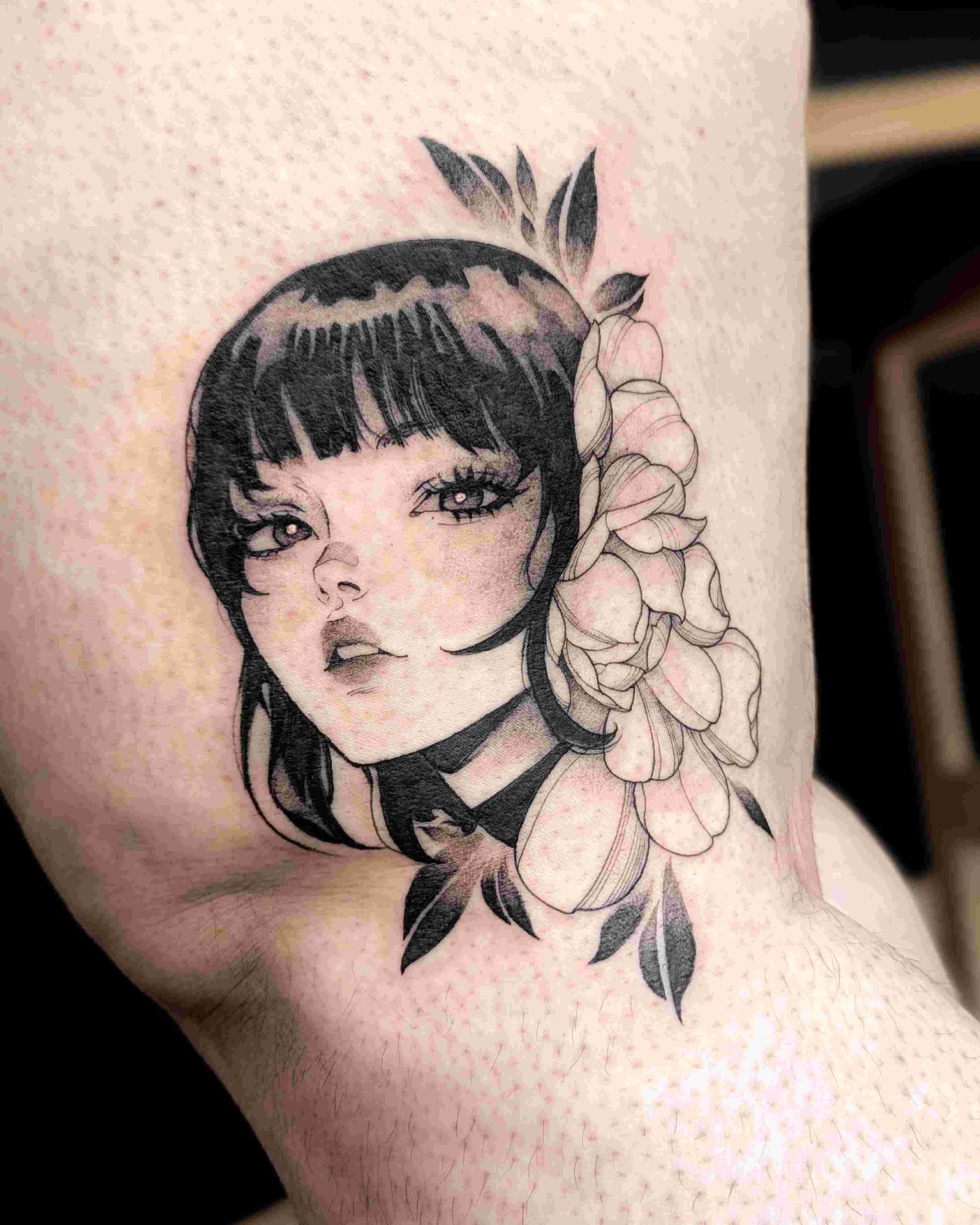 Tatouage Poison Ivy couleur gros plan